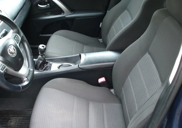 Toyota Avensis cena 31990 przebieg: 192000, rok produkcji 2011 z Gliwice małe 191